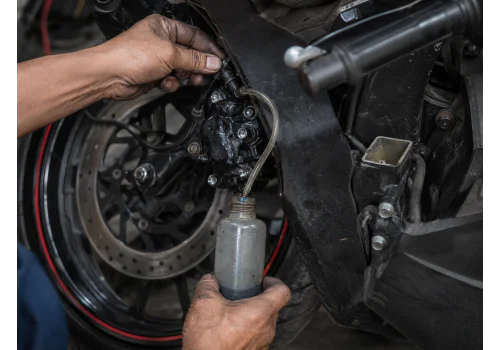 Kdy měnit brzdovou kapalinu u motocyklu?