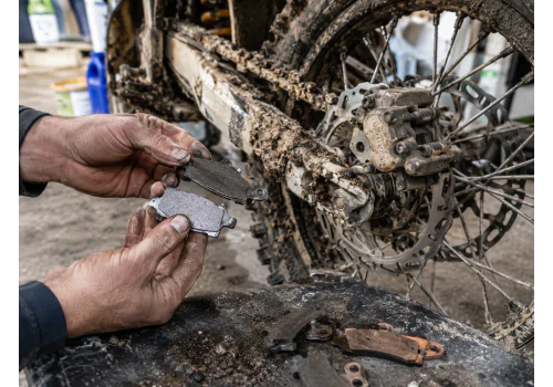Jaké brzdové destičky vybrat pro motokros nebo enduro?