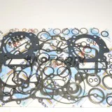 Kompletní sada těsnění motoru -ATHENA- KTM Adventure 950 2002-2006, Adventure 990 2006-2014, LC8 950 2002-2006, LC8 990 2005-2010, Super Duke 990 2005-2013, Super Enduro 950 2006-2011, Supermoto 950 2005-2008